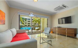 Apartment | 1 bedroom - One Bedroom Ground Floor With a Pool View (Noord)