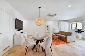 Apartment | 1 bedroom - Amazing 1BR 2BA Condo Great Location w Pool GYM (Noord)