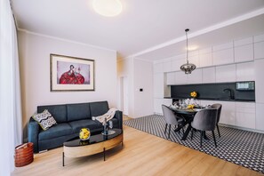 115-cm-Flachbildfernseher mit Kabelempfang, Fußbodenheizung