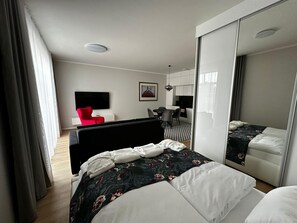 Classic Shared Dormitory | Hypo-allergenic bedding, in-room safe, free WiFi, bed sheets - Rezidencia OPERA (Turcianske Teplice)