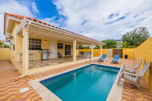 Villa | 1 bedroom - Cute Cozy 3BR Great Location (Noord)