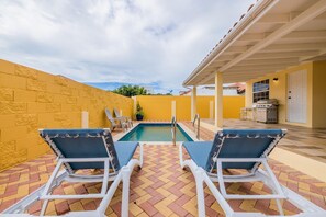 Villa | 1 bedroom - Cute Cozy 3BR Great Location (Noord)