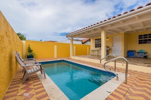 Villa | 1 bedroom - Cute Cozy 3BR Great Location (Noord)