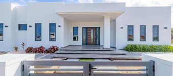 Brand New Modern Villa w 3BR 2 5BA Privatepool