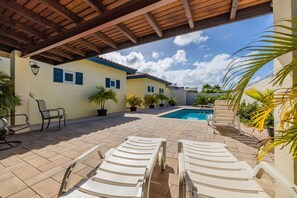 Apartment | 2 bedrooms - Great Cozy Comfortable Central 2BR 2BA w Pool (Noord)