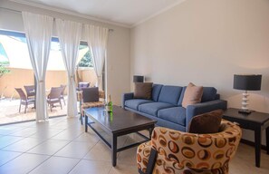 2 bedrooms - 2BR 3BA GYM Pools 24 7 Security Restaurant (Noord)