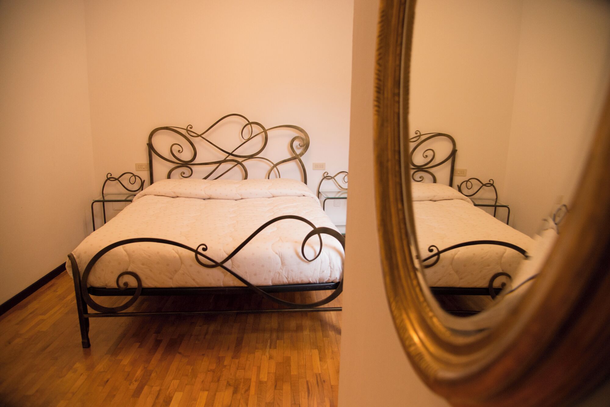 1 chambre, bureau, fer et planche à repasser, Wi-Fi gratuit