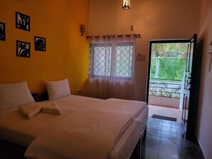 Deluxe Room | Desk, free WiFi, bed sheets - Colonel's Beachside Resort (Anjuna)