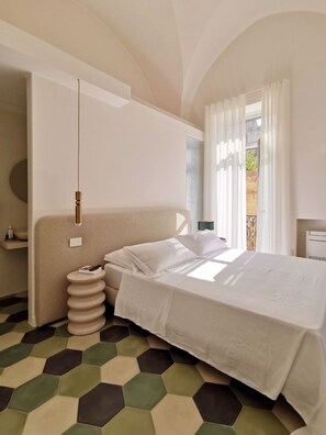 1 bedroom, travel cot, WiFi, bed sheets