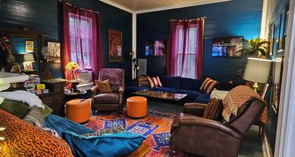 Athensmusic Gem 1 mile from Town