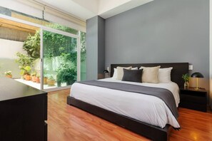 2 habitaciones, escritorio, tabla de planchar con plancha y wifi gratis