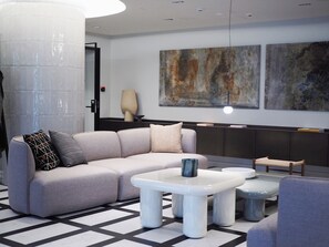 Lobby sitting area - Noli Katajanokka II (Helsinki)