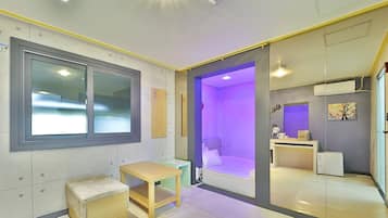 Deluxe Room | 1 bedroom, free WiFi