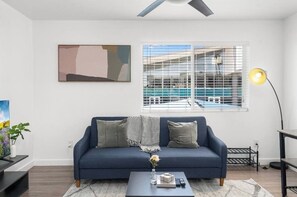 Living area - Queen Bed, Parking, Airport, Parks! (Phoenix)