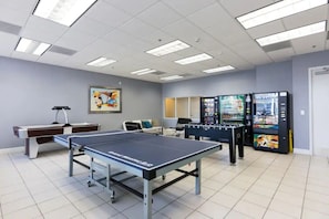 Game room - Glam Studio | Pool | Gym Access | Free Parking (Miami)