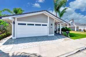 Exterior - Luxury Space | Minutes To Beach | Spa | Patio (Huntington Beach)