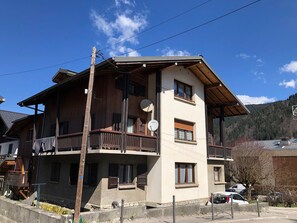 Exterior - 4-Room Apt 90m², 200m from Slopes, WiFi, Parking, Sleeps 6 (Morzine)