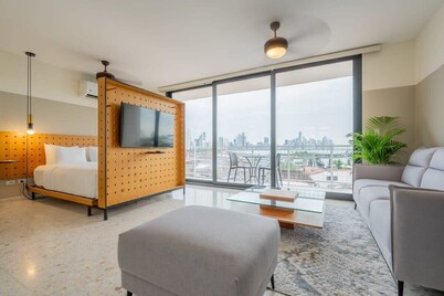 w* | Refined 1BR in Casco Antiguo