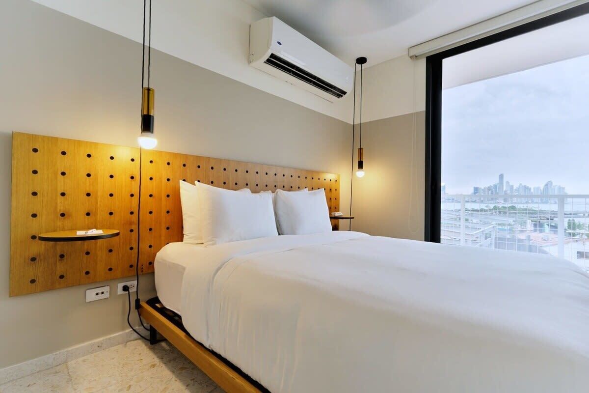 1 slaapkamer, een strijkplank/strijkijzer, wifi, beddengoed