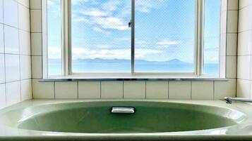 ヘアドライヤー、タオル