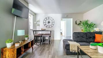 TV connectée, livres, vidéothÚque, espaces bureaux