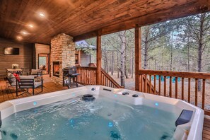 Terrace/patio - Sweet Magnolia~Sleeps 10~Game Area~2 Masters (Broken Bow)