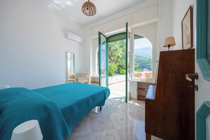 3 makuuhuonetta, silitysrauta/-lauta, ilmainen Wi-Fi, vuodevaatteet