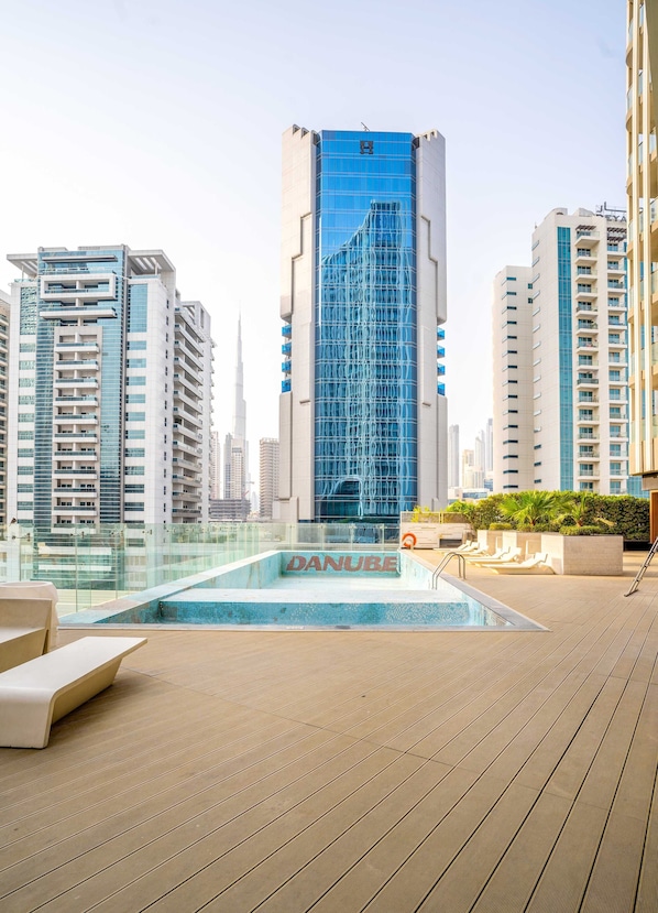 15 outdoor pools