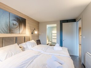 2 bedrooms, free WiFi, bed sheets, wheelchair access