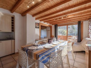 تناول الطعام