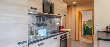 Fridge, microwave, oven, dishwasher