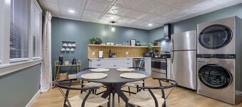 The Cardinal I 2 BR Apartment, Sleeps 4
