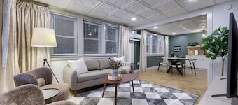 The Cardinal I 2 BR Apartment, Sleeps 4