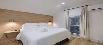 The Cardinal I 2 BR Apartment, Sleeps 4