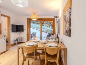 Dining - New 3* apartment, 100m from slopes in Morzine, WiFi included (Morzine)