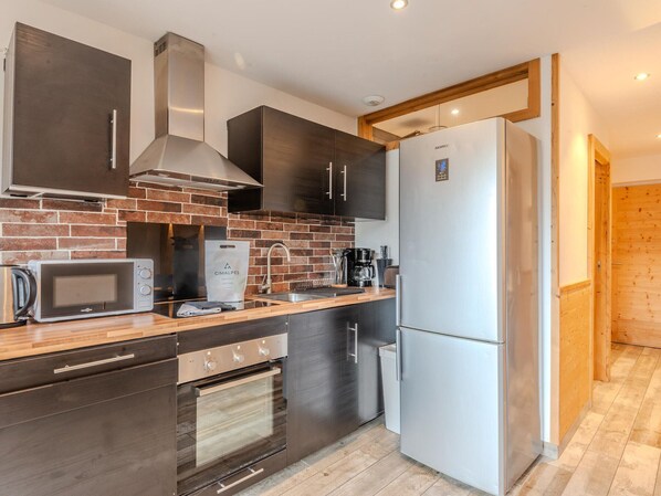 Frigorifero, microonde, forno, lavastoviglie