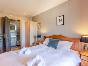 4 bedrooms, free WiFi, bed sheets