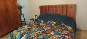 3 bedrooms, WiFi, bed sheets