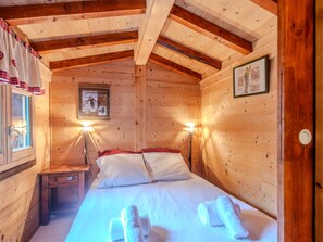 2 bedrooms, bed sheets