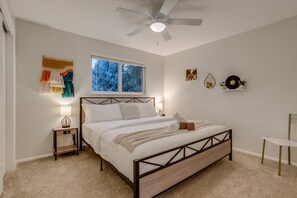 4 bedrooms, desk, iron/ironing board, WiFi