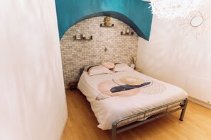 1 soverom, reiseseng for barn, wi-fi og sengetøy