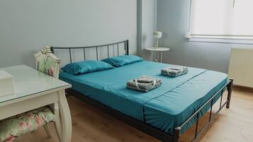 2 bedrooms, iron/ironing board, travel cot, free WiFi