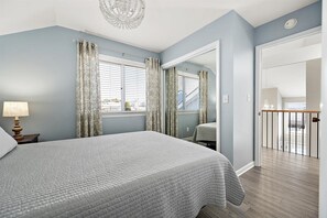 5 bedrooms, WiFi, bed sheets