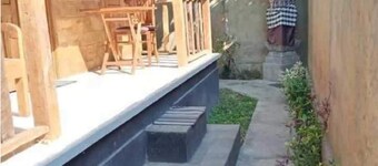 Private Wooden House, 6 Minutes From Melasti Beach