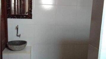 Shower, bidet, towels, soap