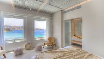 Signature Sea View | 1 bedroom, minibar, in-room safe, desk