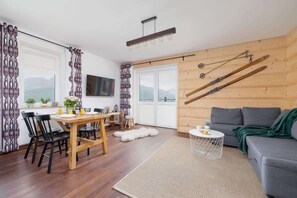 TV - Cozy Apartment | With Mountain View and Balcony (Koscielisko)
