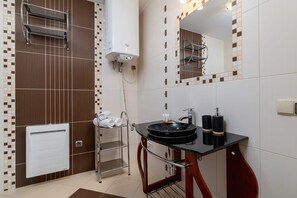 Douche, sèche-cheveux