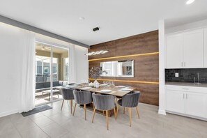 Dining - Awesome 6Bed Pool Home with Themed Rooms-1135KS (Davenport)