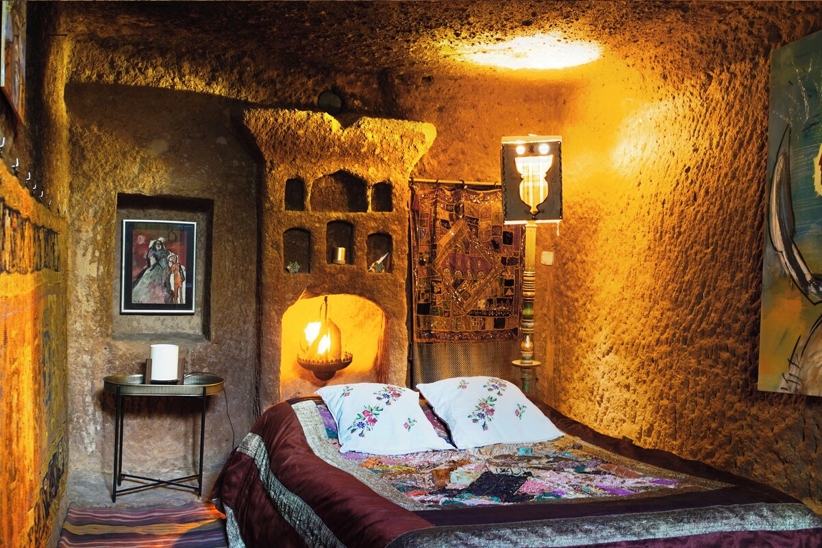 Cave Room | 免費無線上網、床單